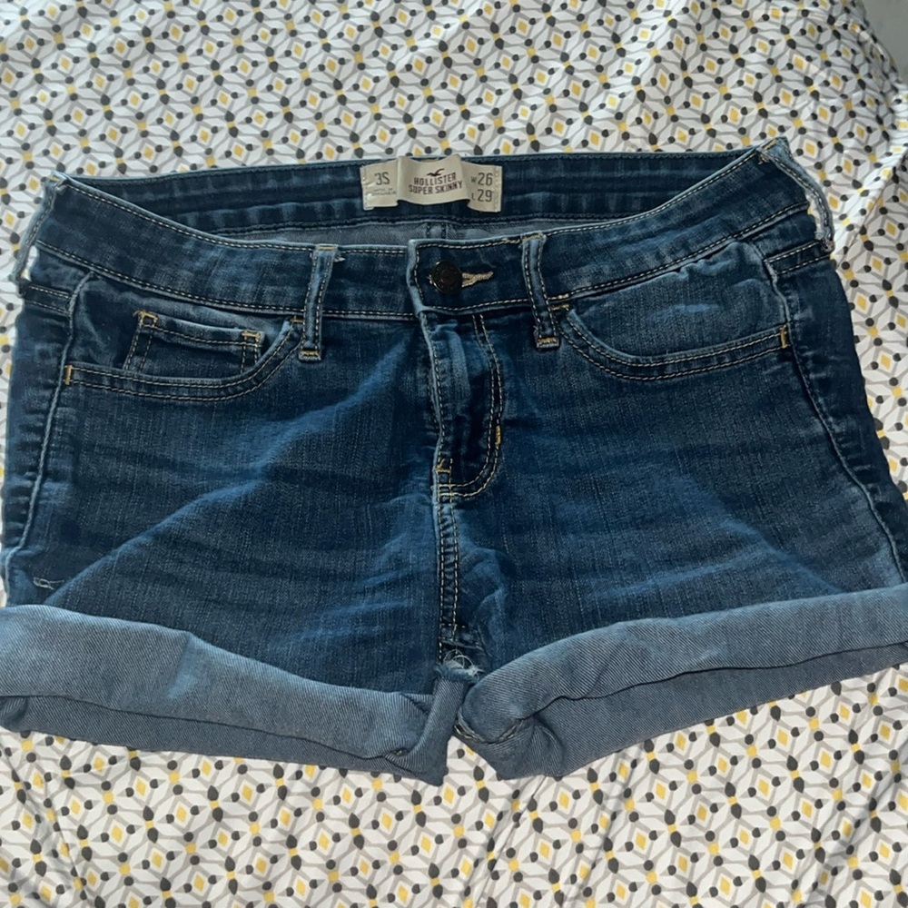 Hollistwr pre cut jean shorts size 27